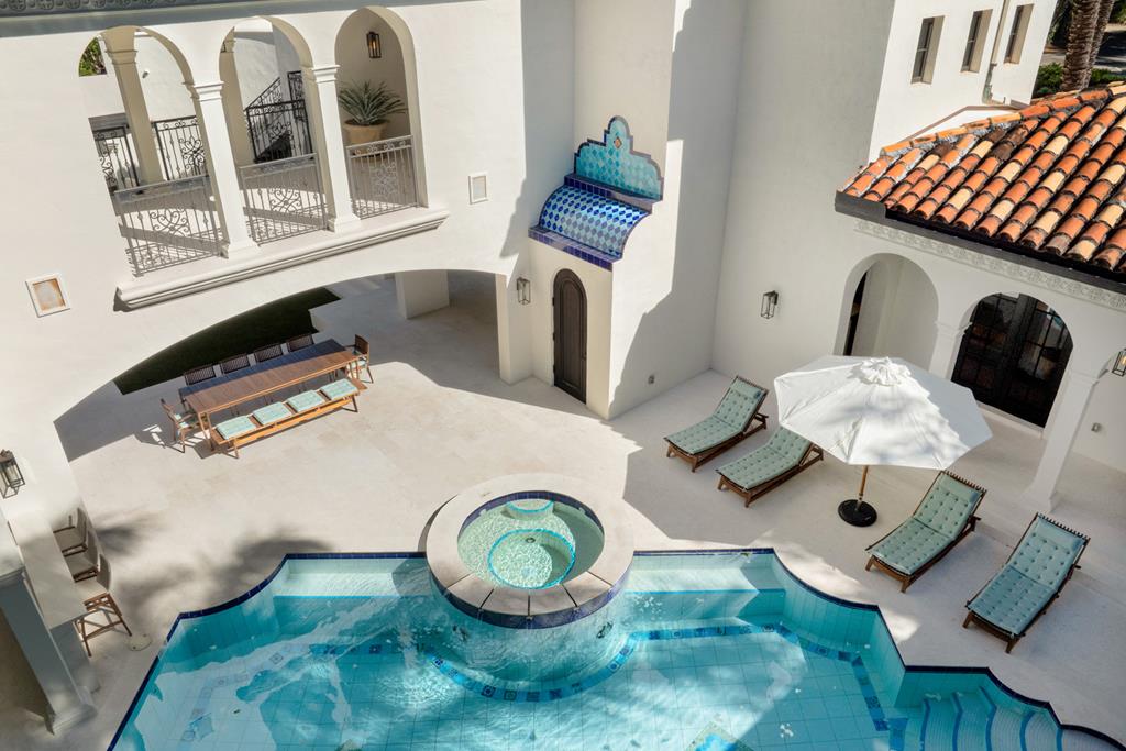 21 South Bridge Lane