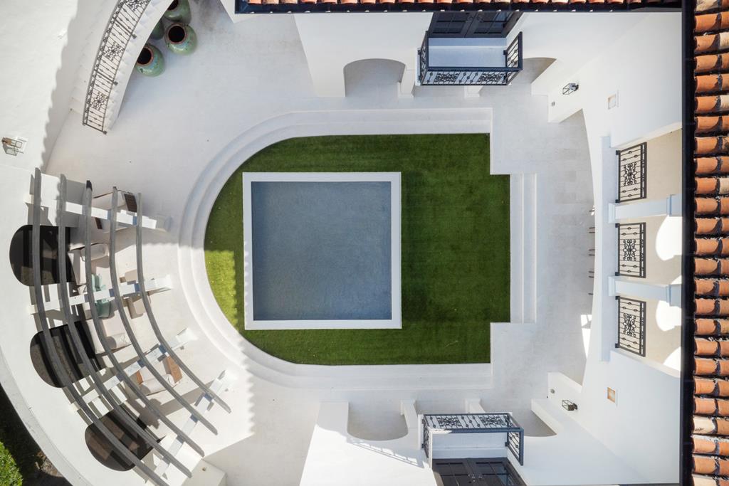 21 South Bridge Lane