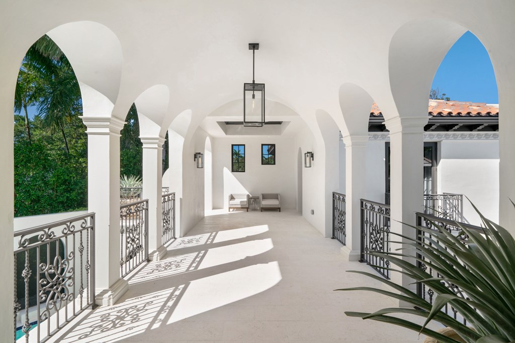 21 South Bridge Lane