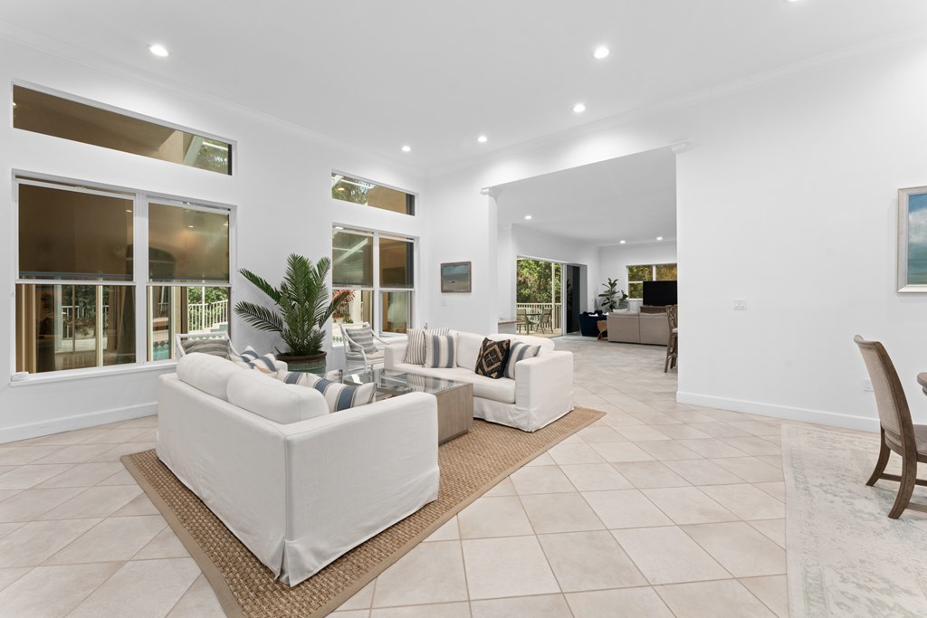 15 Thatch Palm Way