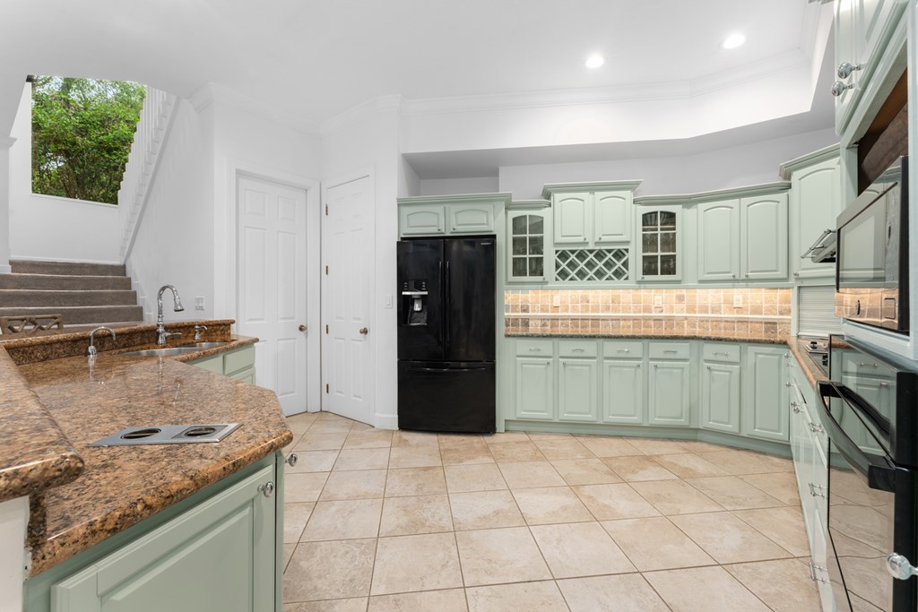 15 Thatch Palm Way