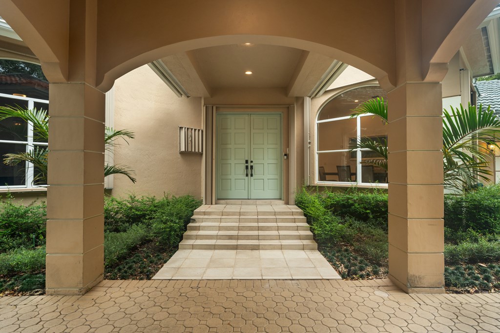 15 Thatch Palm Way