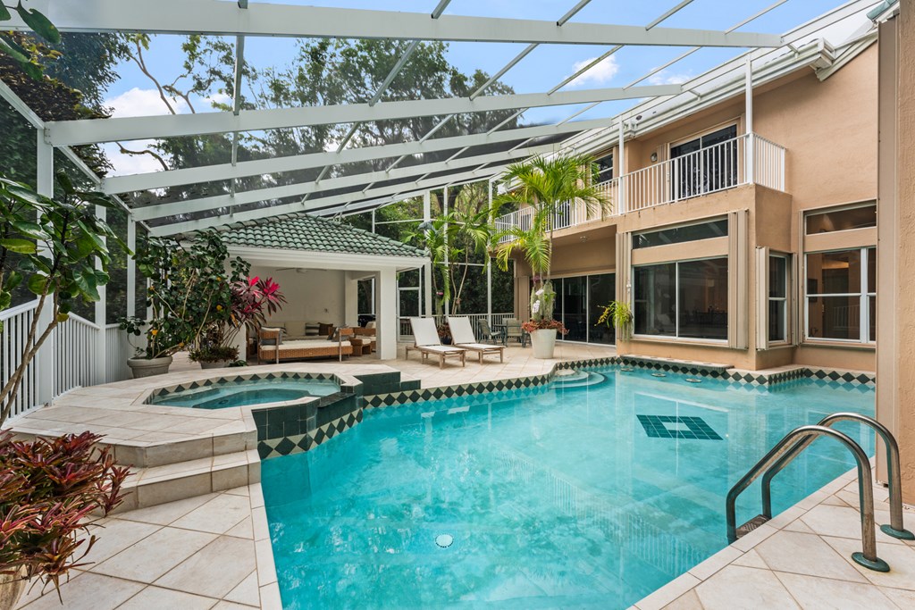 15 Thatch Palm Way