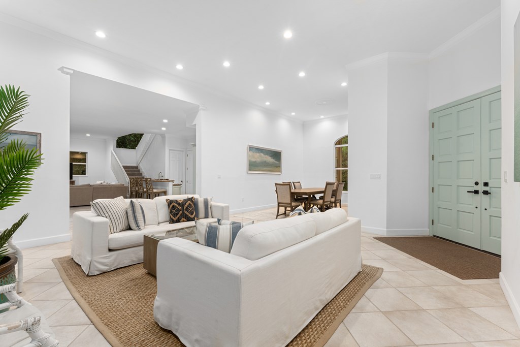 15 Thatch Palm Way