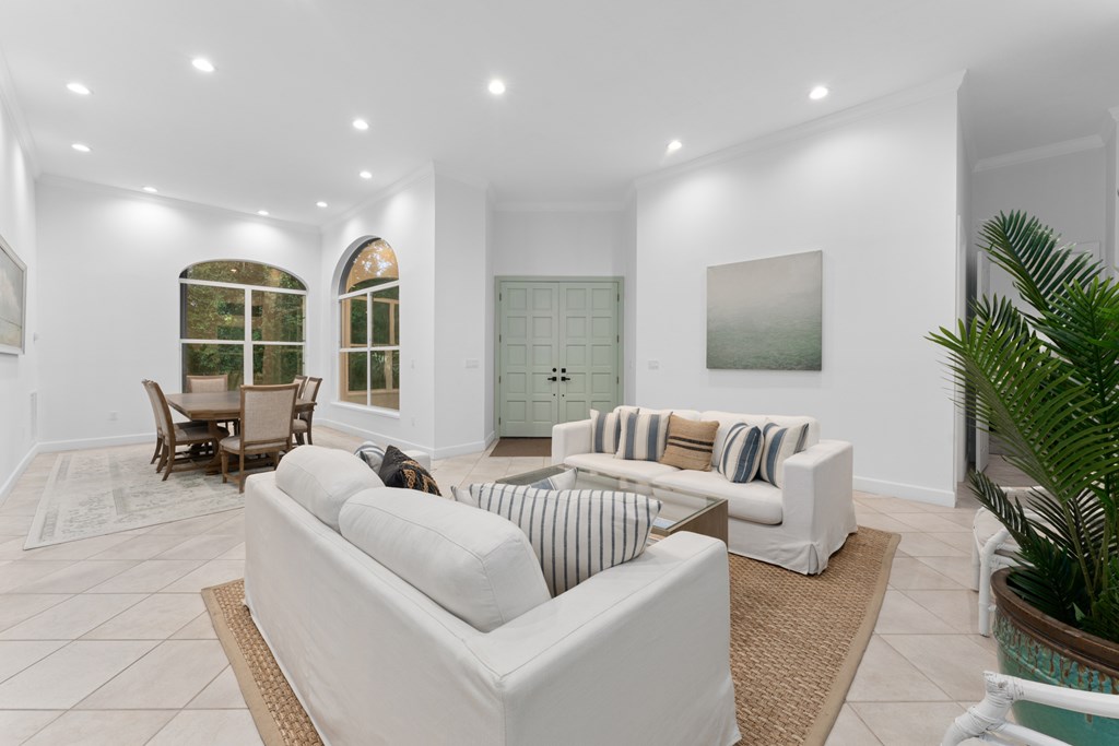 15 Thatch Palm Way