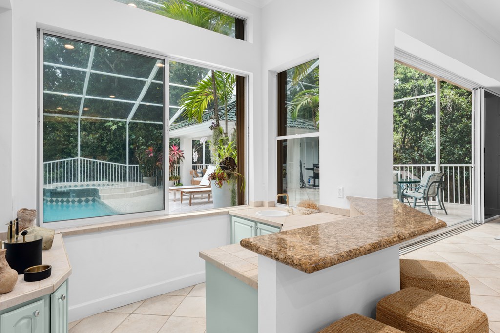 15 Thatch Palm Way