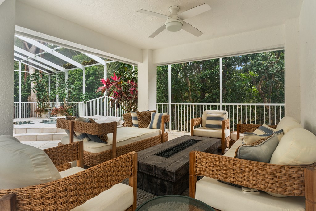 15 Thatch Palm Way