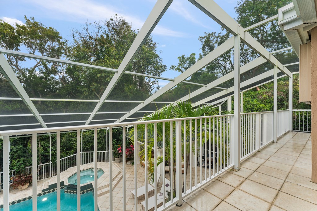 15 Thatch Palm Way