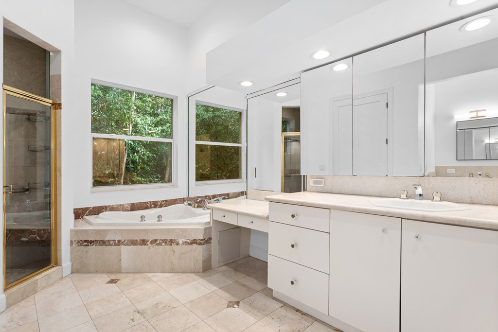 15 Thatch Palm Way