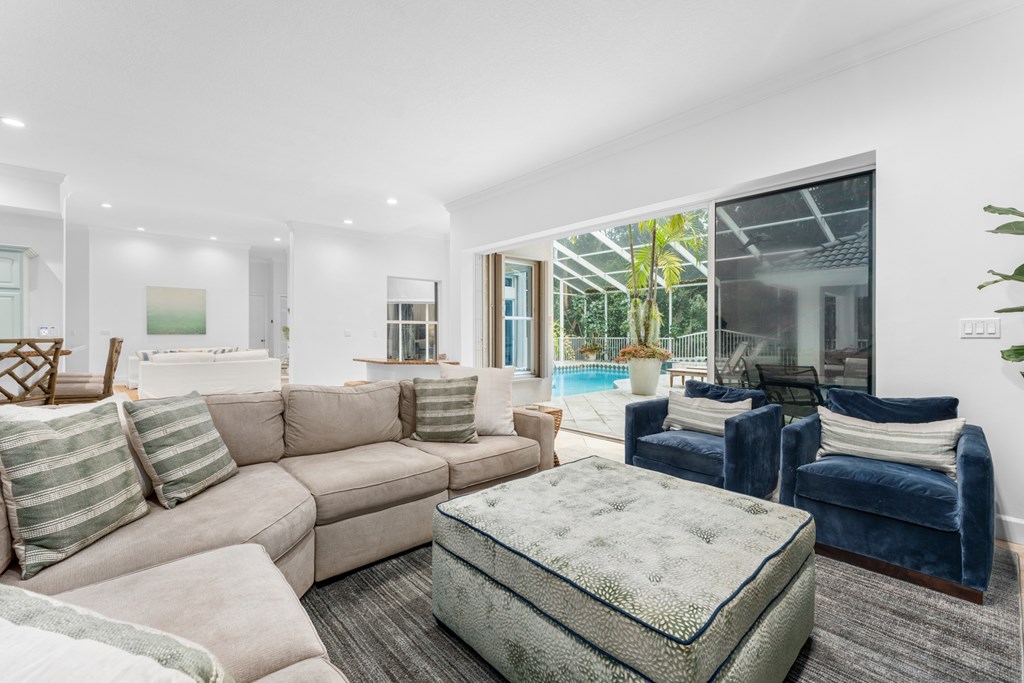 15 Thatch Palm Way