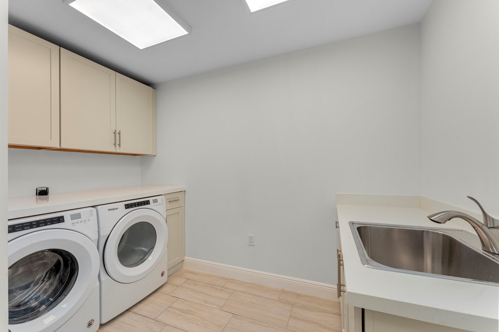 1 Residence Lane 215