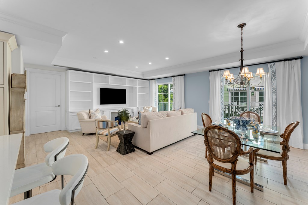 1 Residence Lane 215