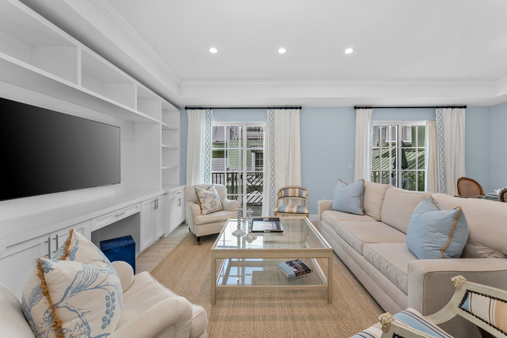 1 Residence Lane 215