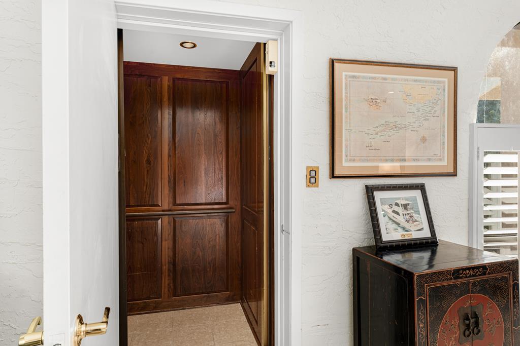 5 South Pelican Drive