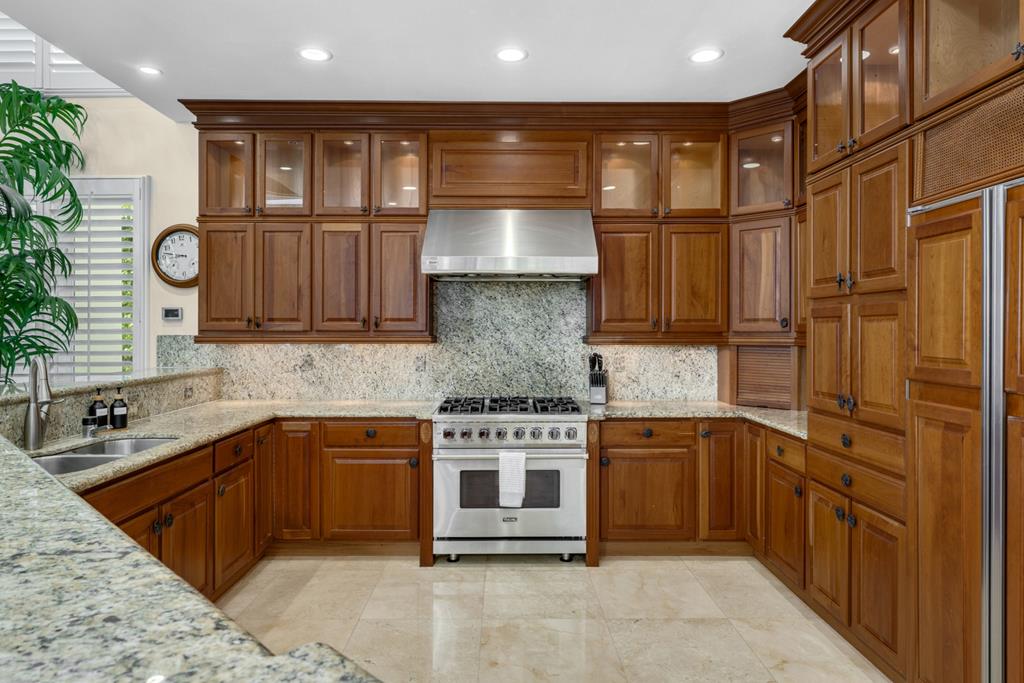 15 Harbor Island Drive