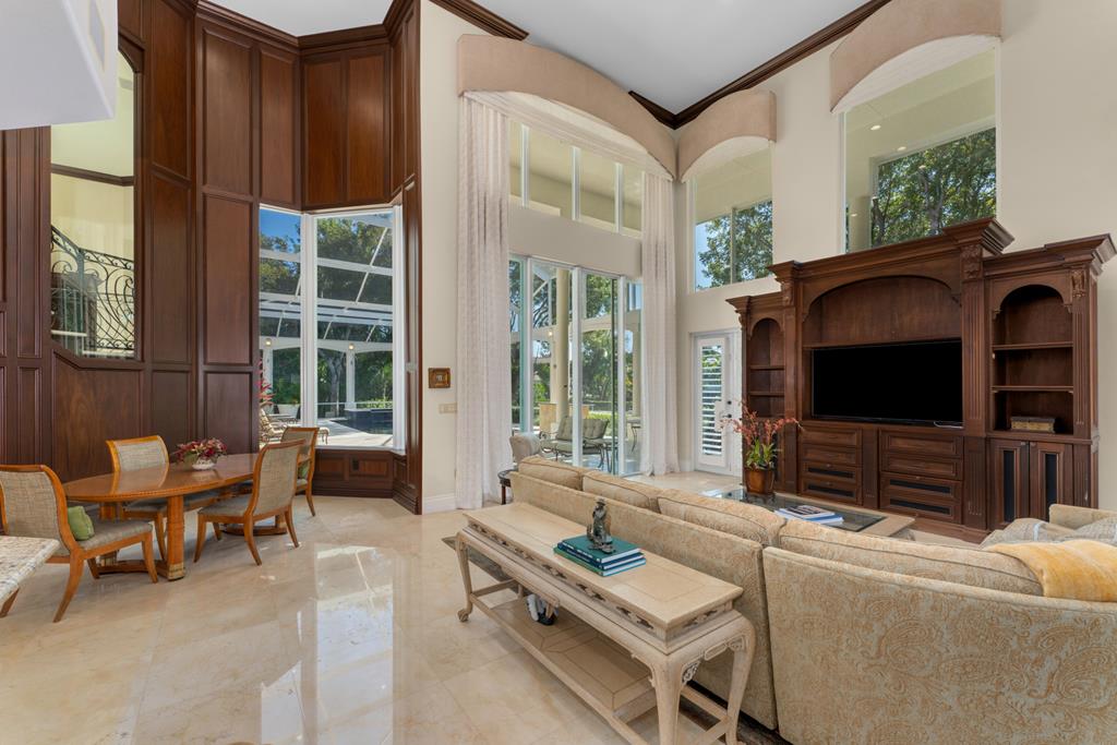 15 Harbor Island Drive