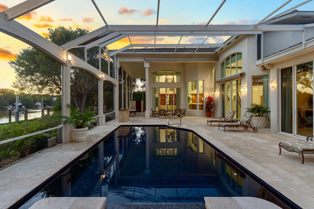 15 Harbor Island Drive