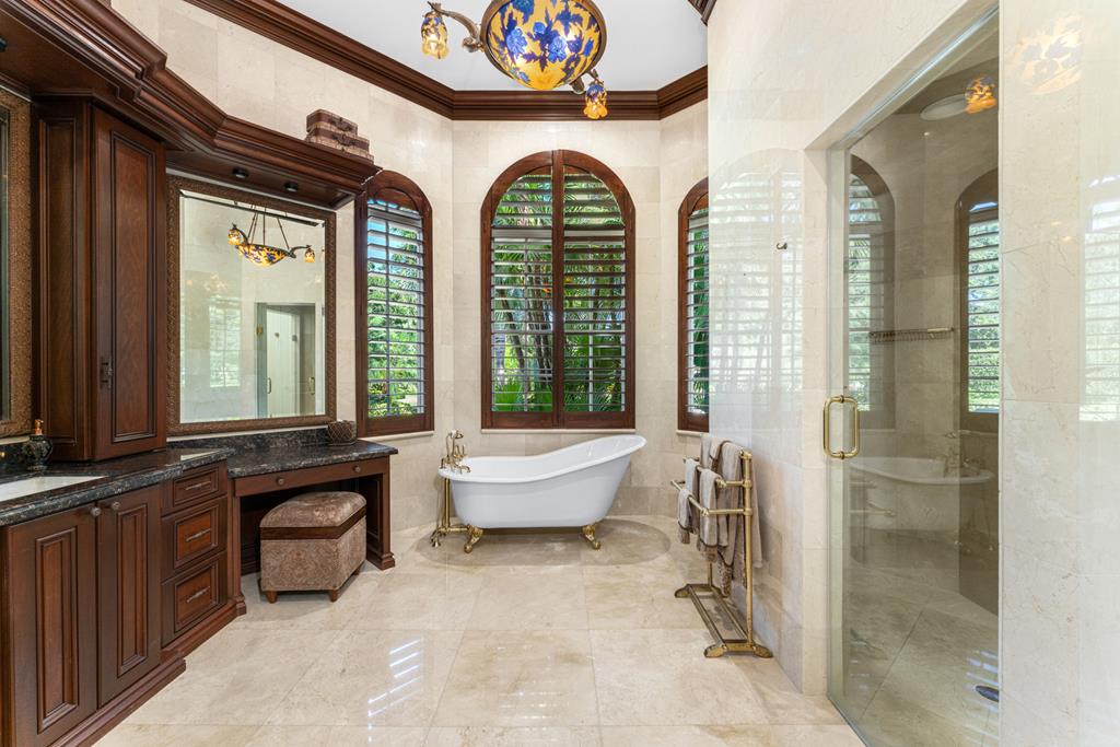 15 Harbor Island Drive