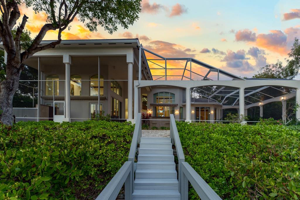 15 Harbor Island Drive