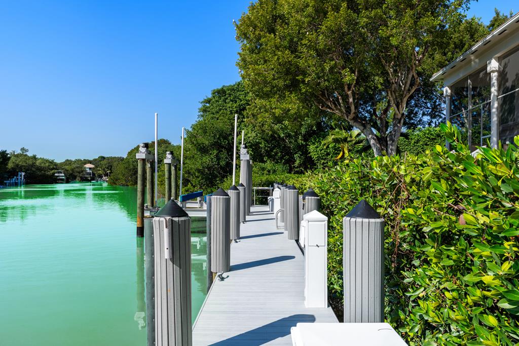 15 Harbor Island Drive