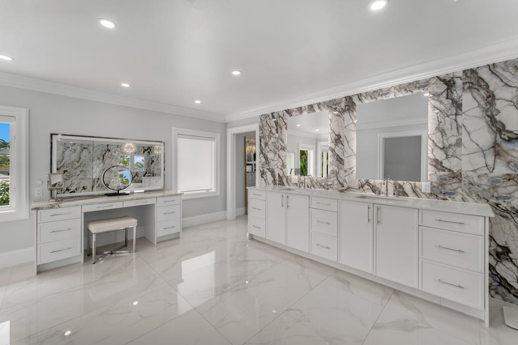 35 Angelfish Cay Drive