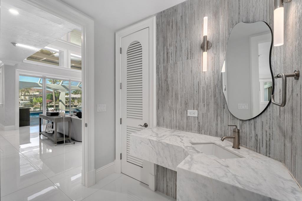 35 Angelfish Cay Drive