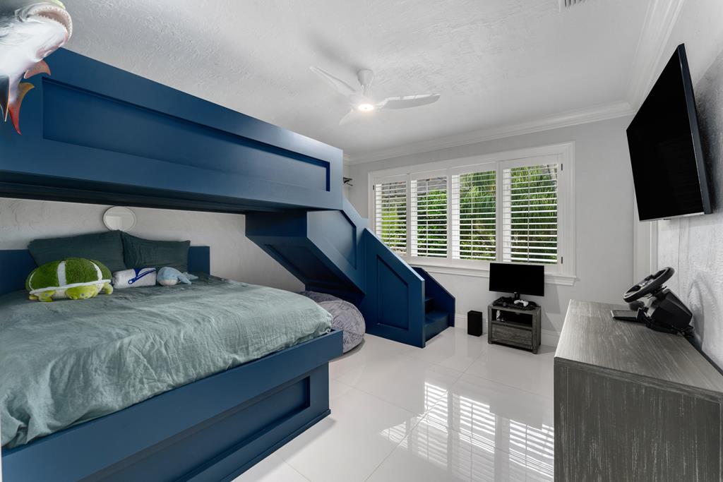 35 Angelfish Cay Drive