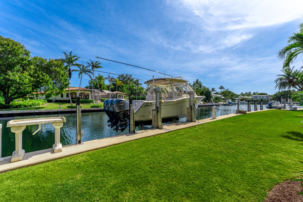 5 Sail Point Lane