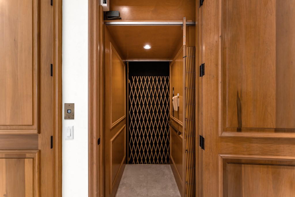 5 Sail Point Lane