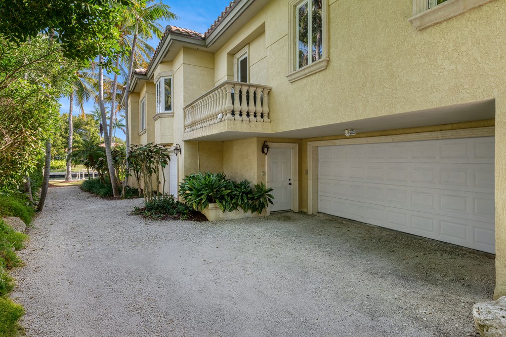 5 Sail Point Lane
