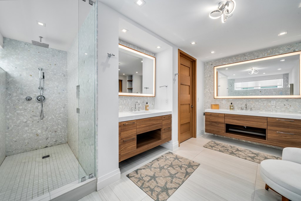 111 Beach Road 208