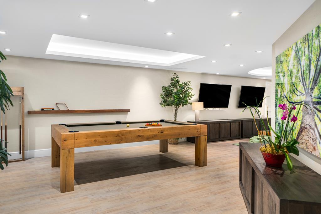 111 Beach Road 208