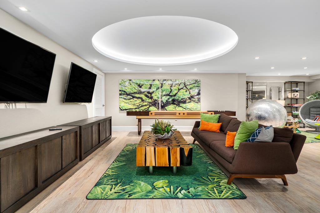 111 Beach Road 208