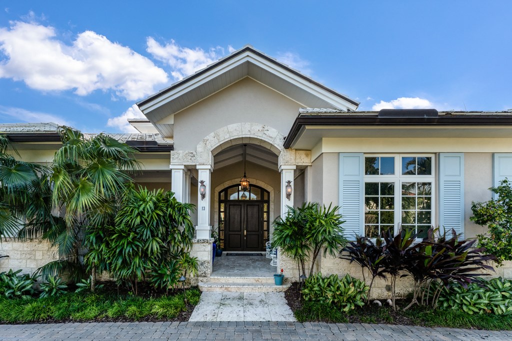 13 Angelfish Cay Drive