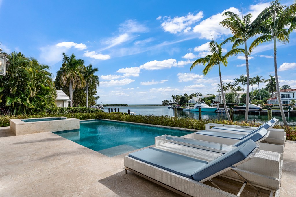 13 Angelfish Cay Drive