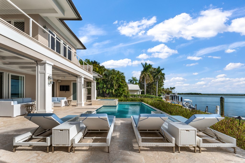 13 Angelfish Cay Drive