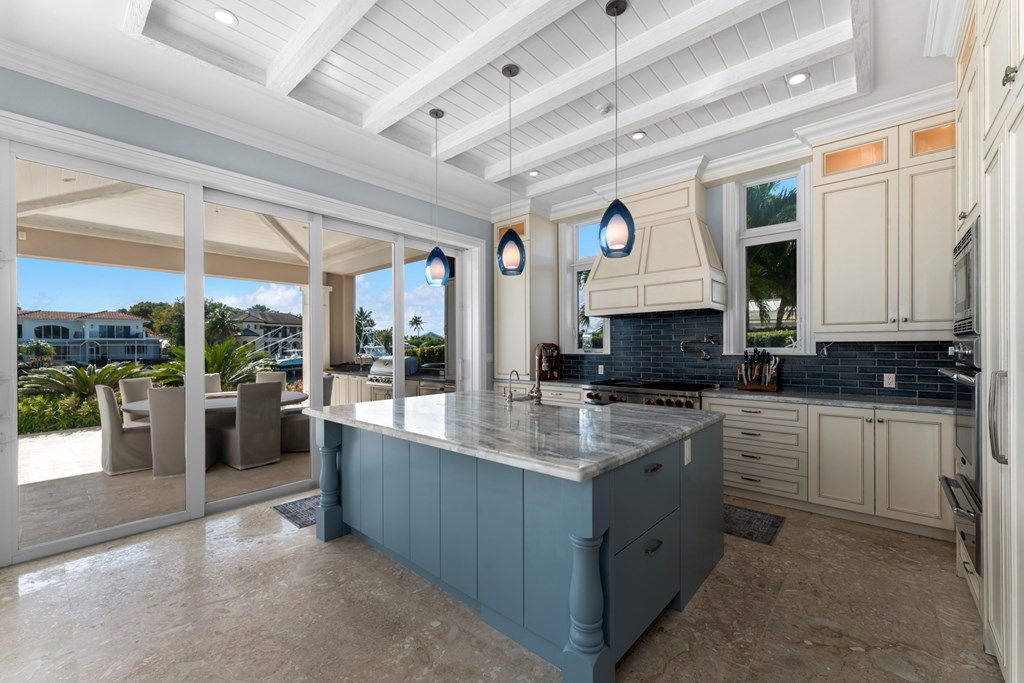 13 Angelfish Cay Drive