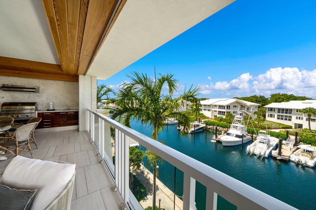 121 Beach Road 306