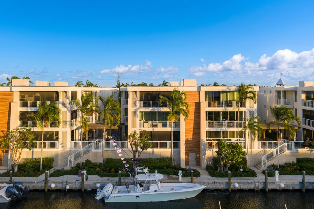 121 Beach Road 306