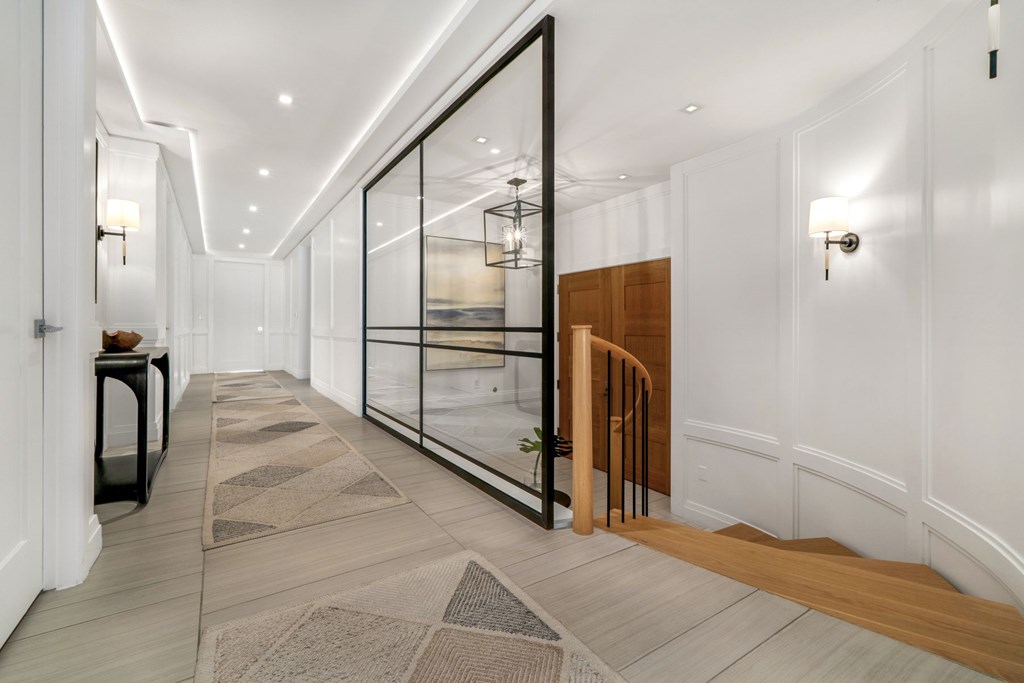 121 Beach Road 306
