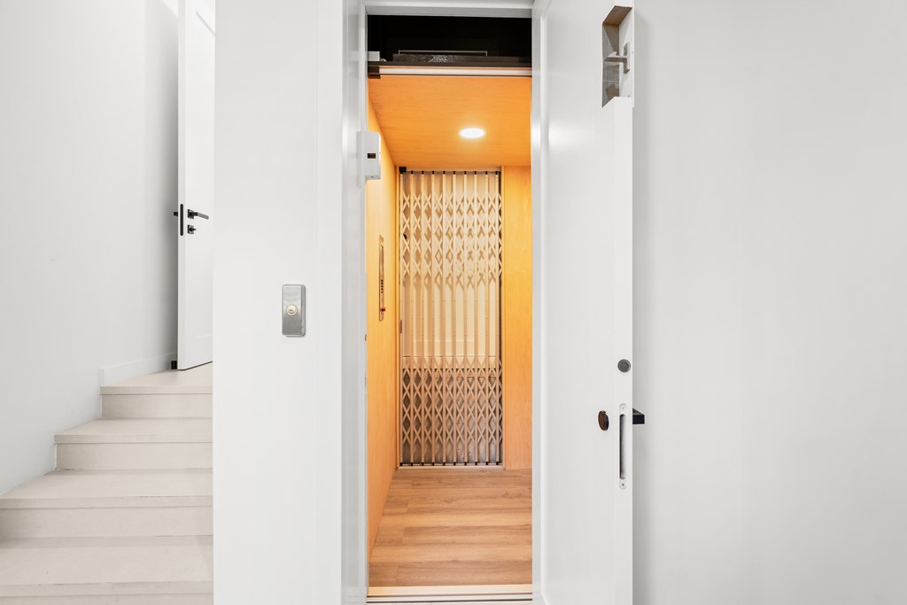 46 South Bridge Lane