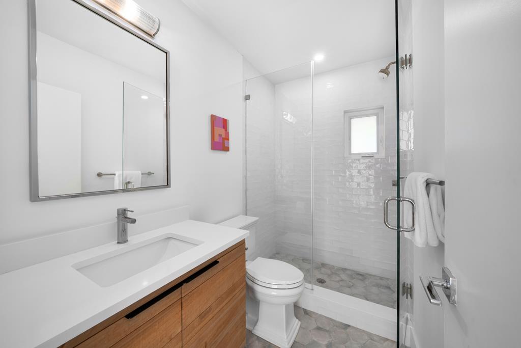 28 Bay Ridge Road