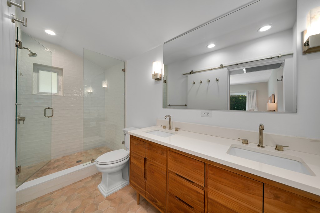 28 Bay Ridge Road