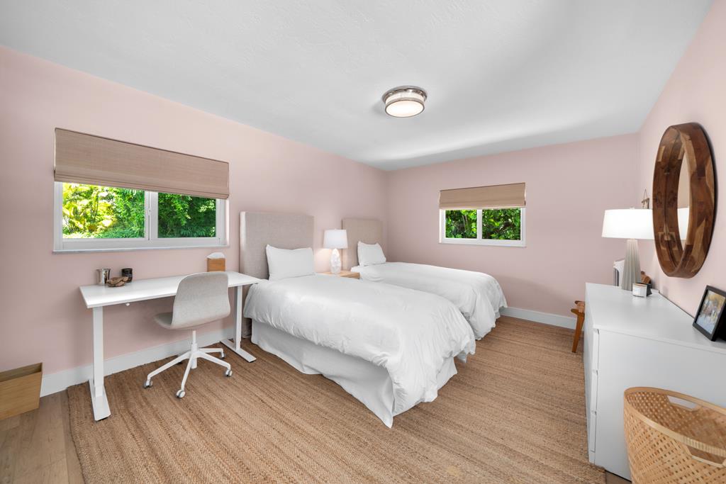 28 Bay Ridge Road