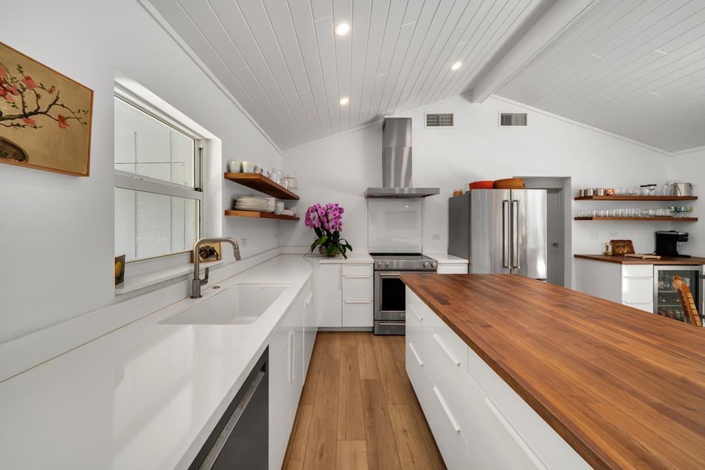 28 Bay Ridge Road