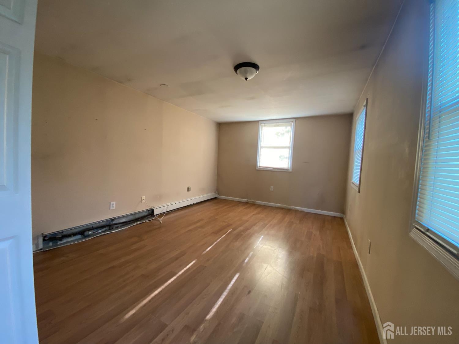 23 W Warren Street