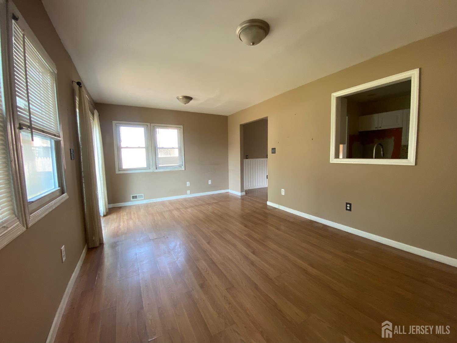 23 W Warren Street