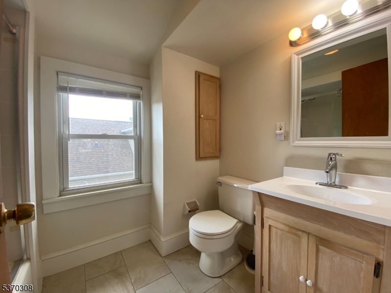 11 Lafayette Ave 3