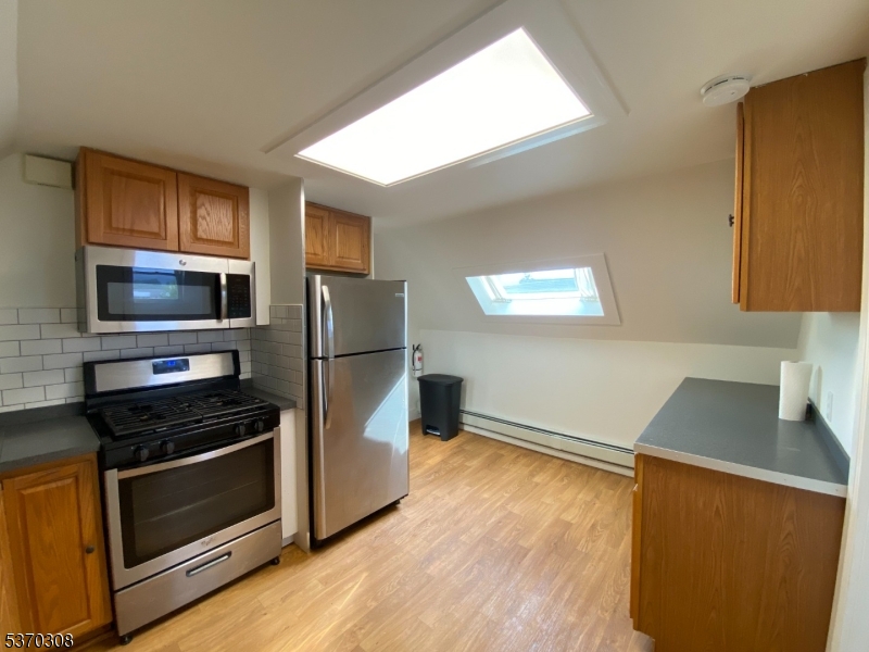 11 Lafayette Ave 3