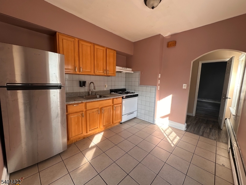 748 Trumbull St 2